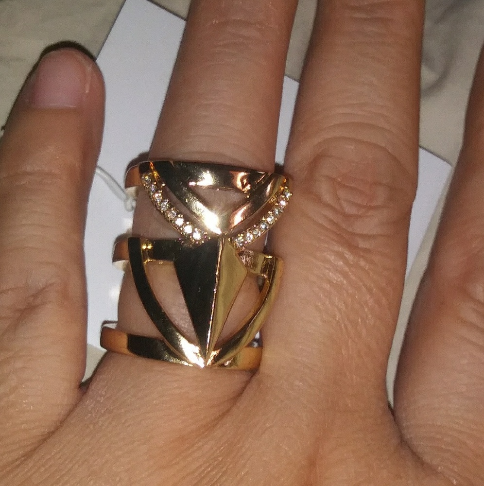 Bcbg triple gold ring